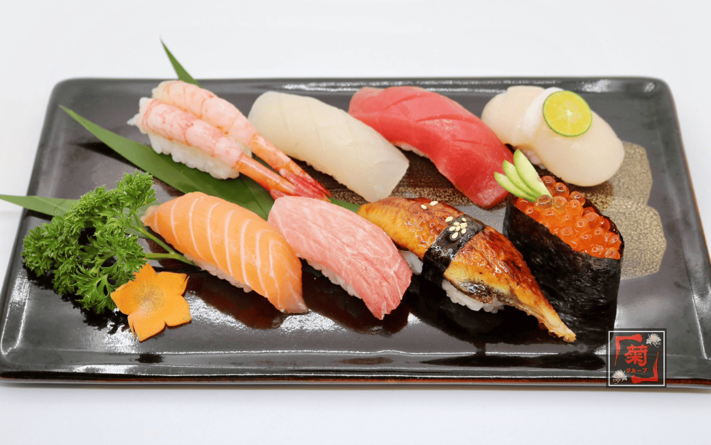 Fujiro is the favorite restaurant for diners who want to enjoy Japanese foods like tempura, udon, sushi (Source: Fanpage Fujiro Japanese Restaurant)